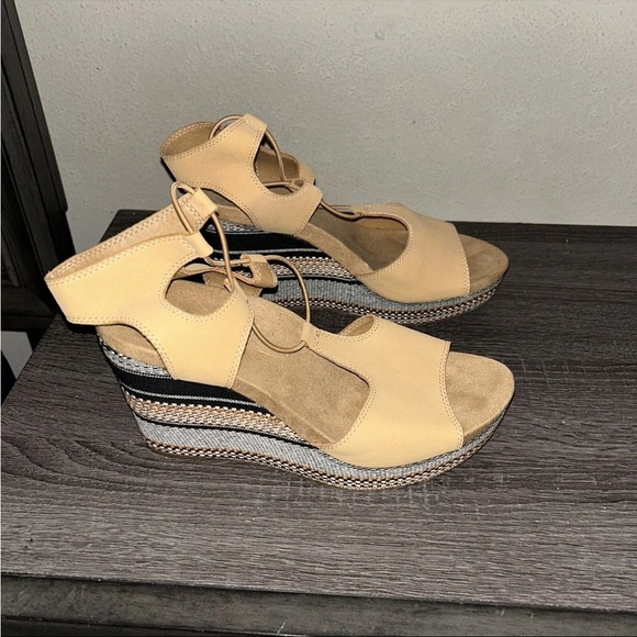 Lucky Brand Yejida Tan Leather Woven Strappy Platform Wedge Sandals Size 10 - Picture 6 of 10